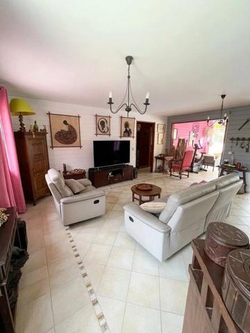 Vente                                                      Maison
                        
                     4 pièces                      94 m2                     à Sainte-Luce