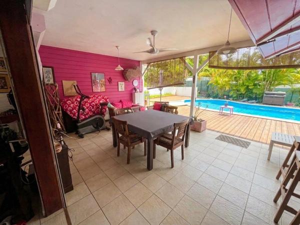 Vente                                                      Maison
                        
                     4 pièces                      94 m2                     à Sainte-Luce