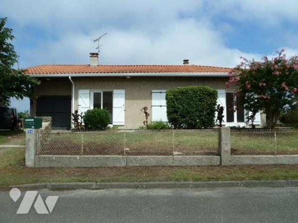 À vendre ? Maison rénovée à Villeneuve-de-Marsan
Découvrez cette charmante maison ancienne enti...
