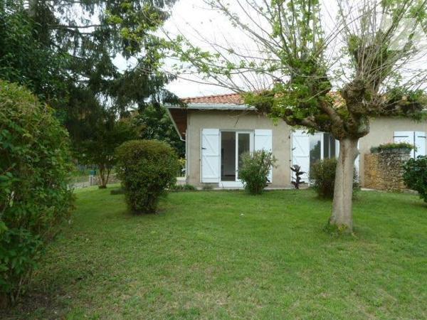 À vendre ? Maison rénovée à Villeneuve-de-Marsan
Découvrez cette charmante maison ancienne enti...