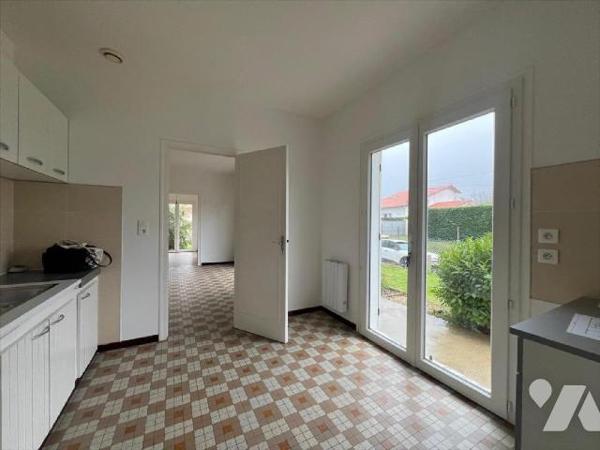 À vendre ? Maison rénovée à Villeneuve-de-Marsan
Découvrez cette charmante maison ancienne enti...