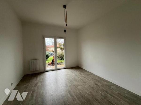 À vendre ? Maison rénovée à Villeneuve-de-Marsan
Découvrez cette charmante maison ancienne enti...