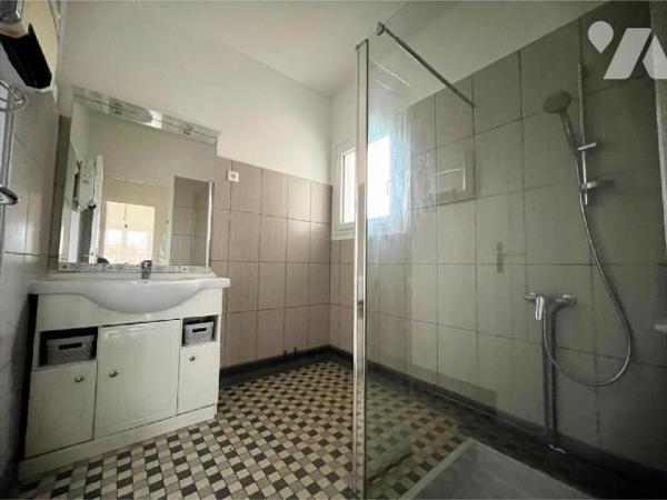 À vendre ? Maison rénovée à Villeneuve-de-Marsan
Découvrez cette charmante maison ancienne enti...