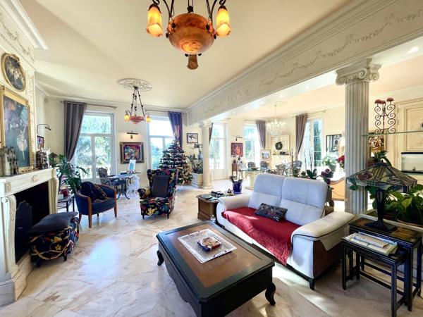 Hyères (83400) HYERES - Villa d'exception avec vue mer panoramique