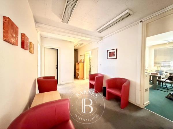Lille, Commerce 6 Chambres -  117 m² à vendre