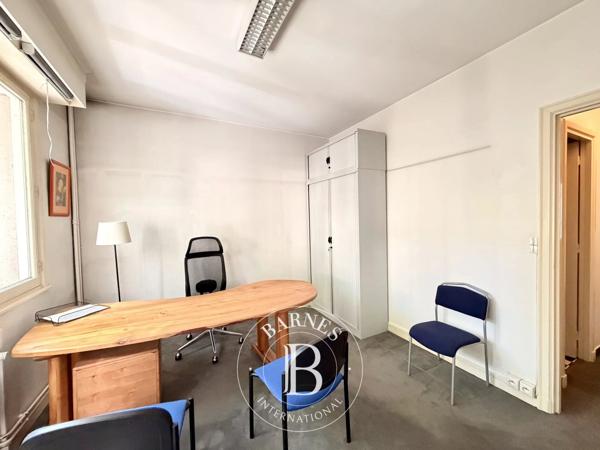 Lille, Commerce 6 Chambres -  117 m² à vendre