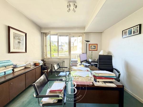 Lille, Commerce 6 Chambres -  117 m² à vendre