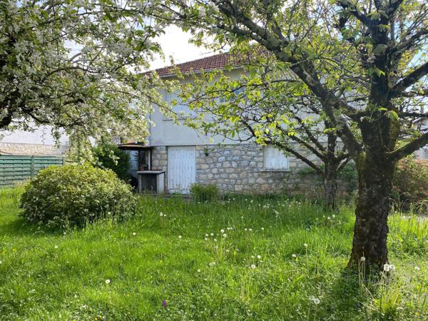 Maison à SAINT-PANTALEON-DE-LARCHE, 19600 - 5 pièces 108m²