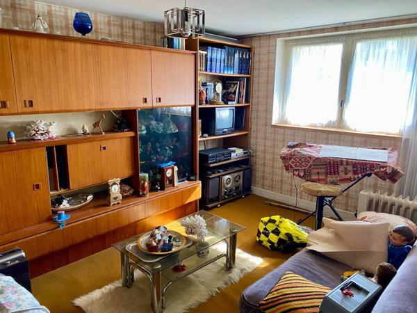 Maison à SAINT-PANTALEON-DE-LARCHE, 19600 - 5 pièces 108m²