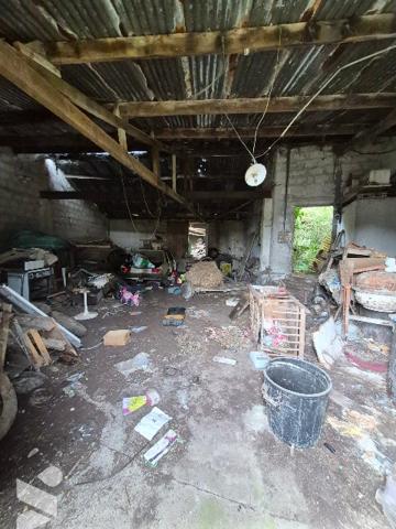 SAINT JULIEN DE CONCELLES maison en ruine sur terrain de près de 100m²