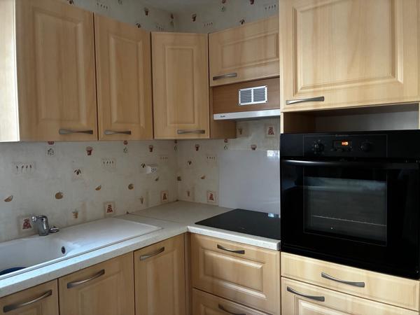 T3 MEUBLE AVEC GARAGE SECTEUR MEDOQUINE