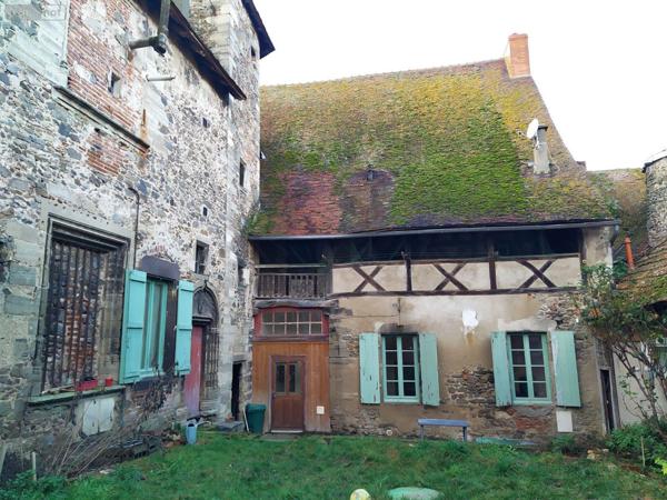 Maison de maître à vendre à Chantelle dans l'Allier (03140), ref : 13352/362