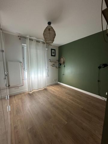 AVENUE PASTEUR - T2 MEUBLE - DISPONIBLE LE 22/09