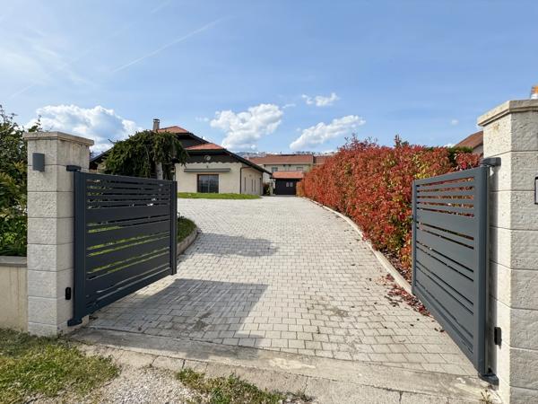 Maison moderne aux volumes généreux avec 6 chambres - PREVESSIN MOENS (01)
