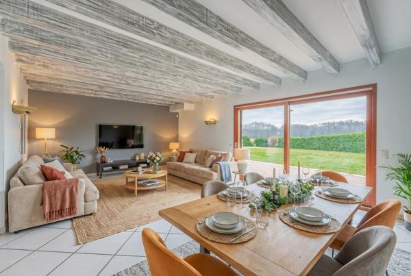 Maison moderne aux volumes généreux avec 6 chambres - PREVESSIN MOENS (01)