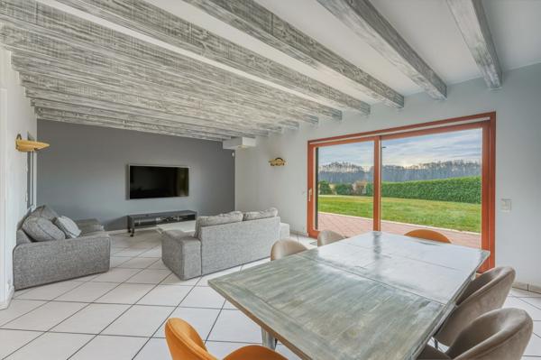Maison moderne aux volumes généreux avec 6 chambres - PREVESSIN MOENS (01)