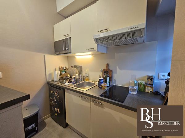 Poitiers plateau, studio 27 m² vendu meublé en excellent état.