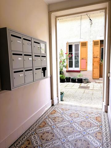 Appartement
         2 pièces
        - 45 m² Exclusivité 190 000 € *