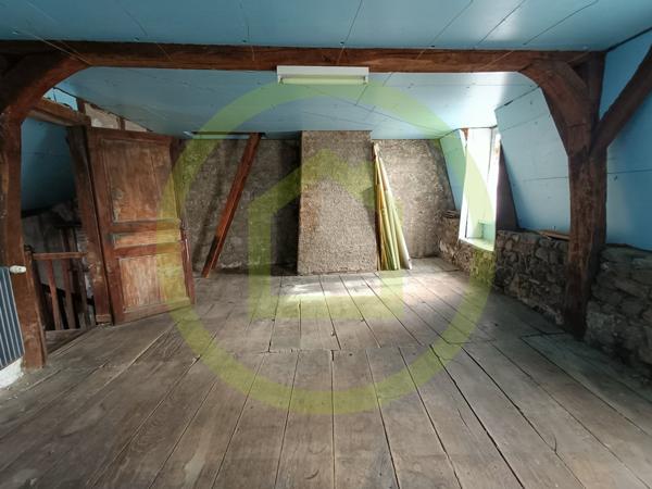 Maison à AHUN (23150)