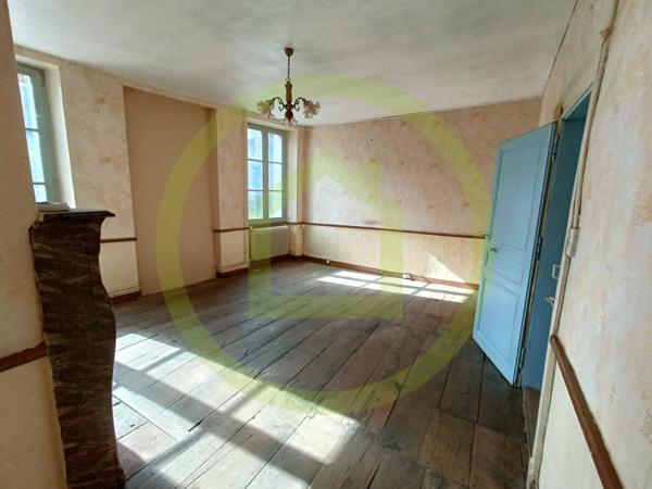 Maison à AHUN (23150)