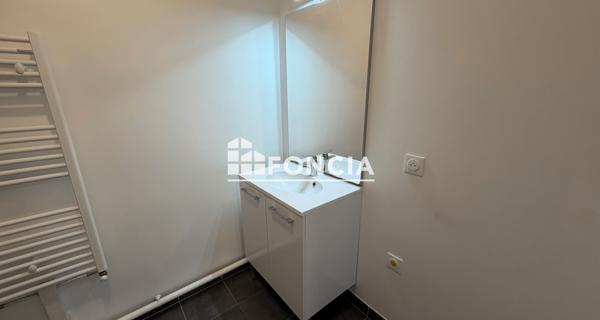Location Appartement 3 pièces 63.7 m² - Corbeil-essonnes 91100