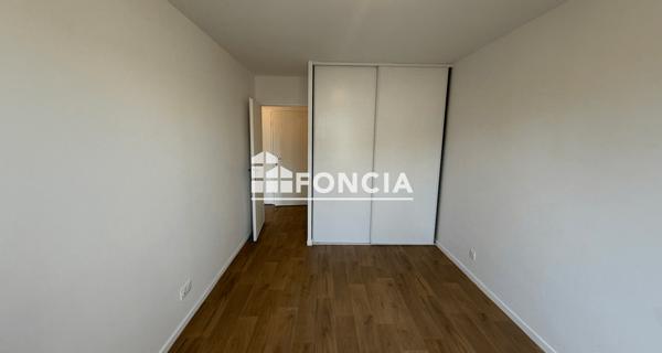 Location Appartement 3 pièces 63.7 m² - Corbeil-essonnes 91100