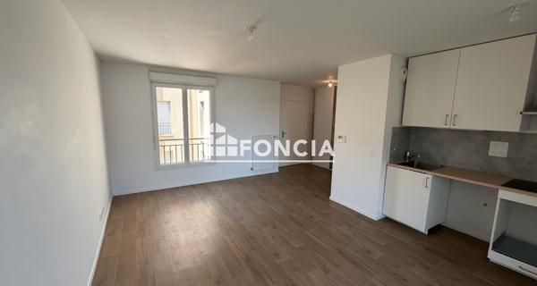 Location Appartement 3 pièces 63.7 m² - Corbeil-essonnes 91100