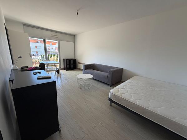 a vendre angers mongazon/st leonard Appartement T1 bis avec balcon, cave et parking ? Résidence sécurisée