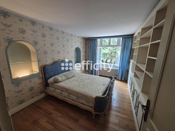 Maison 6 pièces - 231 m²