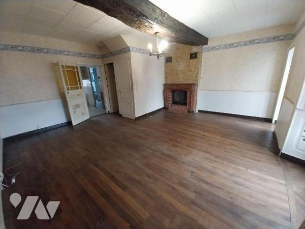 Maison à Vendre à Vitré (35500) en Ille-et-Vilaine (35)

PROCHE GARE/CENTRE-VILLE : Maison de...