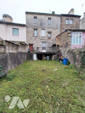 Maison à Vendre à Vitré (35500) en Ille-et-Vilaine (35)

PROCHE GARE/CENTRE-VILLE : Maison de...