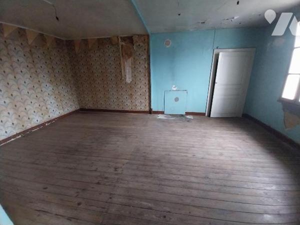 Maison à Vendre à Vitré (35500) en Ille-et-Vilaine (35)

PROCHE GARE/CENTRE-VILLE : Maison de...