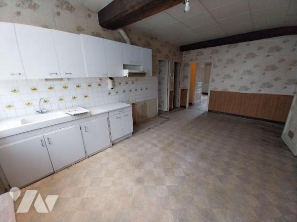 Maison à Vendre à Vitré (35500) en Ille-et-Vilaine (35)

PROCHE GARE/CENTRE-VILLE : Maison de...