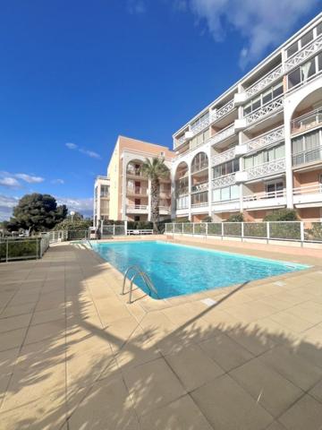 Appartement DE TYPE 2, rénové au 1er étage avec ascenseur