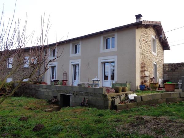 Maison rénovée proposée en vente à terme occupée