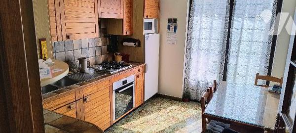 Maison de 129 m2 sur un terrain de 9,49 ares avec balcon, terrasse et jardin au calme.