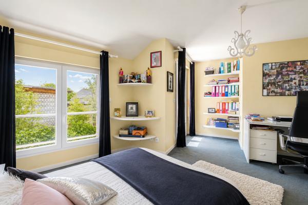 AULNAY-SOUS-BOIS - QUARTIER LE PARC | MAISON FAMILIALE 291 M² ? 5 CHAMBRES ? TERRAIN ARBORÉ 712 M² Aulnay sous bois
