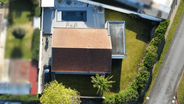 VILLA CONTEMPORAINE DE PLAIN-PIED AVEC PISCINE À ANGRESSE