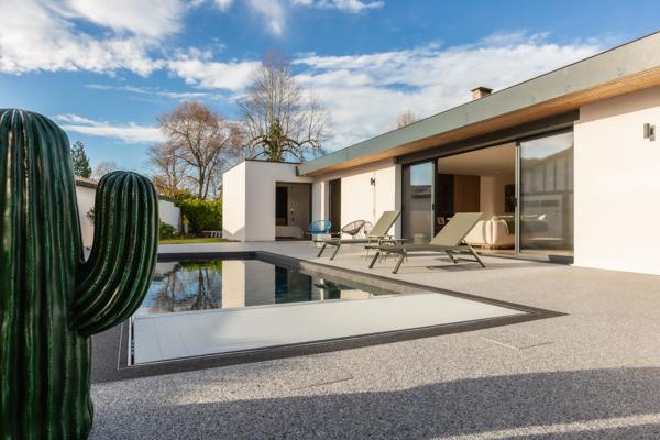 VILLA CONTEMPORAINE DE PLAIN-PIED AVEC PISCINE À ANGRESSE