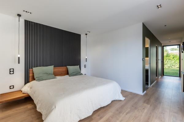VILLA CONTEMPORAINE DE PLAIN-PIED AVEC PISCINE À ANGRESSE