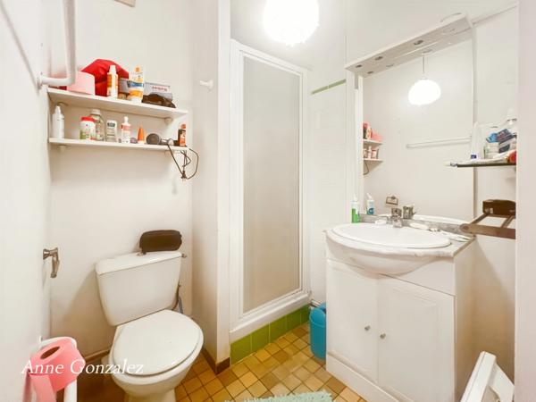 OLIVET Centre, à vendre au troisième et dernier étage avec ascenceur d'une Résidence sécurisée et calme, grand appartement lumineux avec 4 chambres, terrasse, deux places de parking et une cave