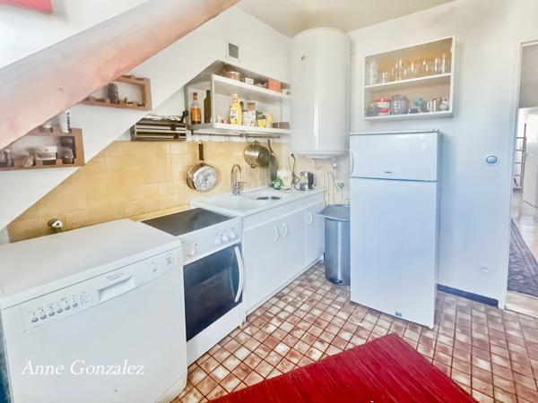 OLIVET Centre, à vendre au troisième et dernier étage avec ascenceur d'une Résidence sécurisée et calme, grand appartement lumineux avec 4 chambres, terrasse, deux places de parking et une cave