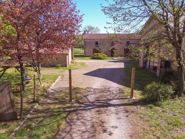 Propriete à vendre 10 pièces AUBIGNY (79) Terrain 27 715 m²