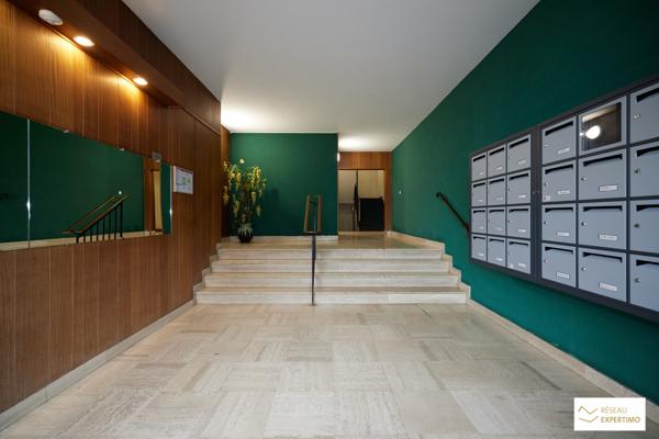 Fresnes (94260) Studio lumineux avec balcon