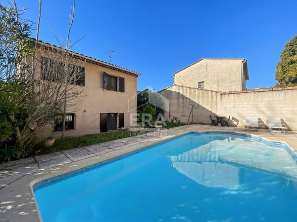 MAISON INDIVIDUELLE DE TYPE 4 PIECES AVEC PISCINE