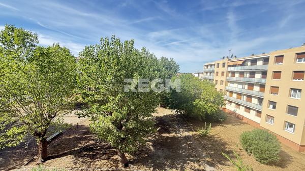 Appartement 4 pièces de 67 m² avec cave et parking privé