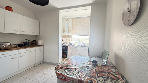 Appartement 4 pièces de 67 m² avec cave et parking privé