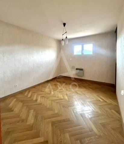 VILLA 5 PIÈCES et 608M2 DE TERRAIN à 5mn en voiture des PLAGES