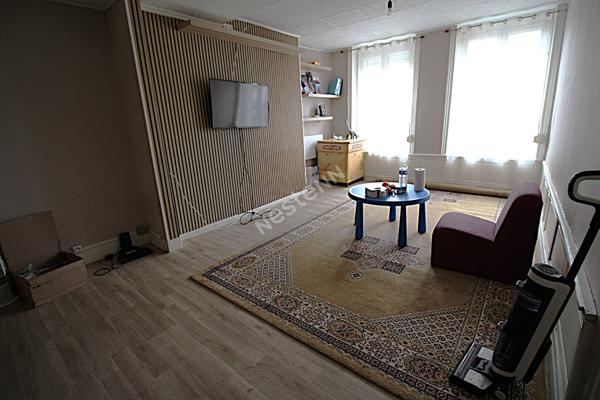 MONTCORNET : Local commercial (supérette) + Appartement