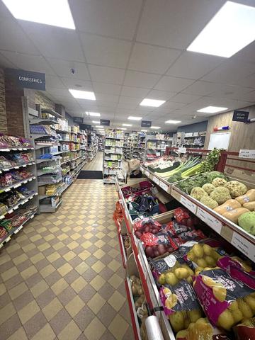 MONTCORNET : Local commercial (supérette) + Appartement